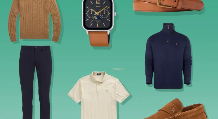 Hochwertige Kleidung im "old money style": Strickpullover, Chino-Hose, Polo-Shirt, Sakko, Ledergürtel, Uhr und Mokassins.